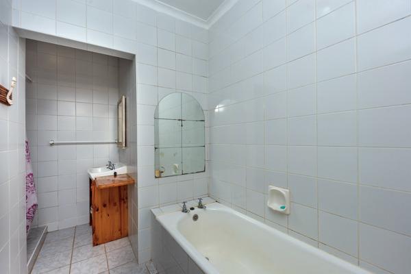 5 Bedroom Property for Sale in Denneoord Western Cape